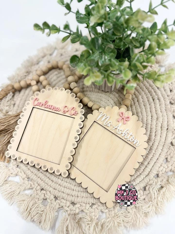 Frilly Post It Holder